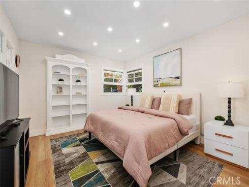 1901 N Greenbrier   Street, Santa Ana, CA