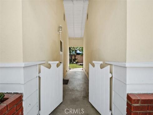 1901 N Greenbrier   Street, Santa Ana, CA