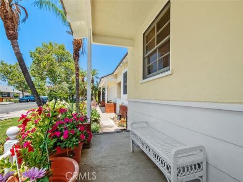 1901 N Greenbrier   Street, Santa Ana, CA