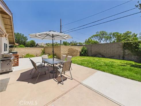 2027 E Fruit , Santa Ana, CA