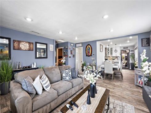 813 E Chestnut , Santa Ana, CA