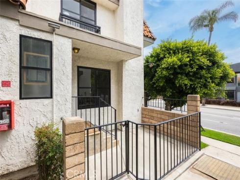 2206 N Broadway 27 , Santa Ana, CA