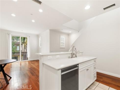 2925 W Edinger   Avenue, Santa Ana, CA