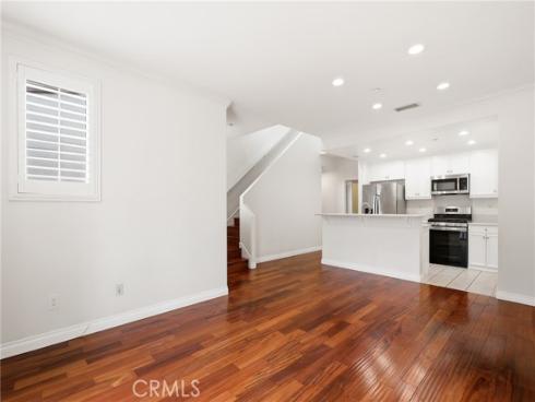 2925 W Edinger   Avenue, Santa Ana, CA