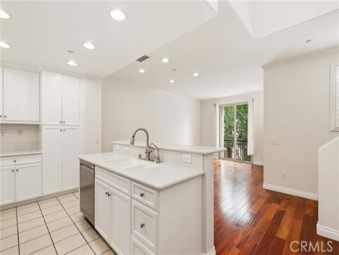 2925 W Edinger   Avenue, Santa Ana, CA