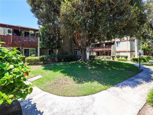 1030 W Macarthur 95 Boulevard, Santa Ana, CA