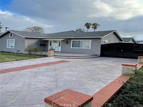 326 E Bishop  , Santa Ana, CA