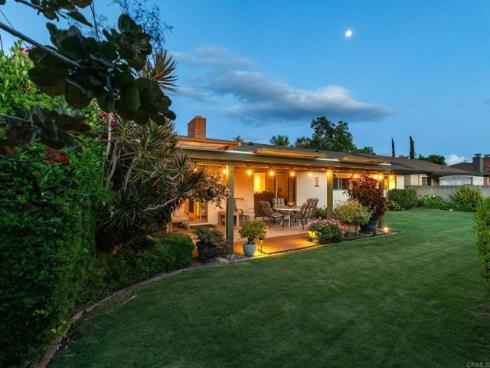 2646 Larchmont Avenue, Santa Ana, CA