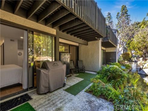 2542 W Macarthur G Boulevard, Santa Ana, CA