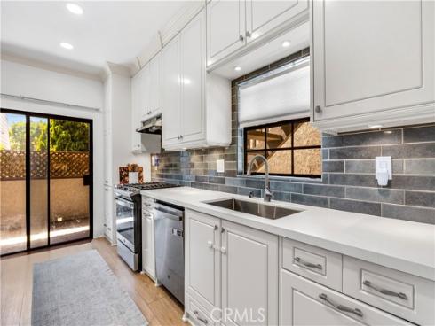 2542 W Macarthur G Boulevard, Santa Ana, CA