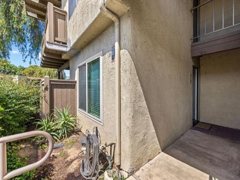 1345 Cabrillo Park , Santa Ana, CA