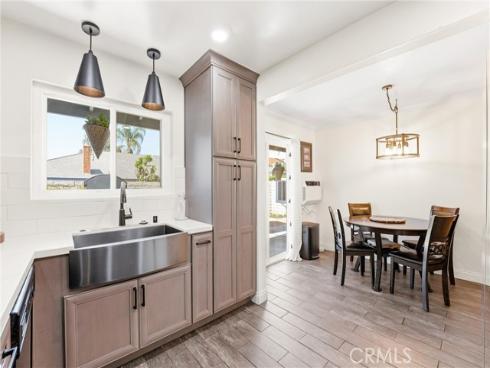 1107 West Memory Lane 8C , Santa Ana, CA