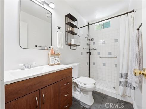 1107 West Memory Lane 8C , Santa Ana, CA