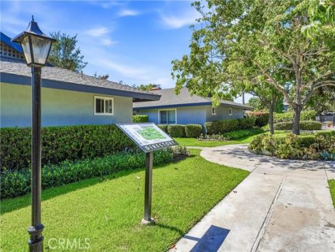 1107 West Memory Lane 8C , Santa Ana, CA