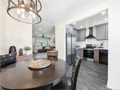 1107 West Memory Lane 8C , Santa Ana, CA