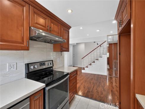 5130 W 1st E , Santa Ana, CA