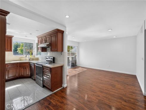 5130 W 1st E , Santa Ana, CA