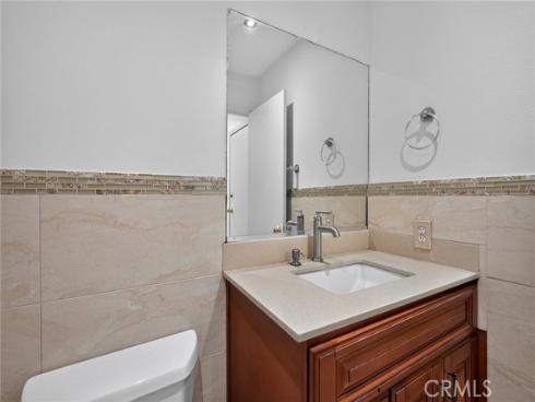 5130 W 1st E , Santa Ana, CA