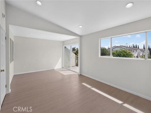 5130 W 1st E , Santa Ana, CA