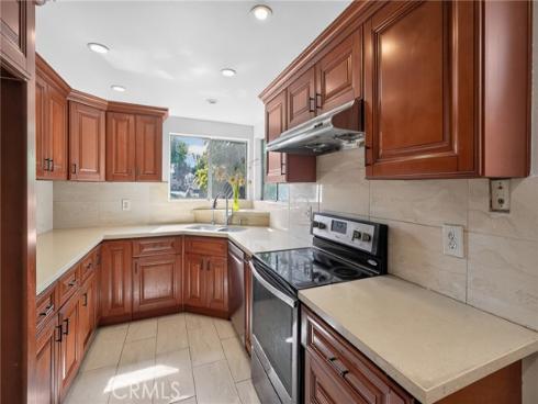 5130 W 1st E , Santa Ana, CA