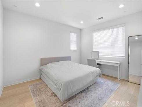916 E 3rd St , Santa Ana, CA
