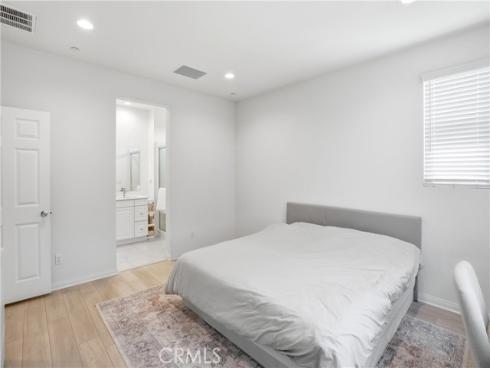 916 E 3rd St , Santa Ana, CA