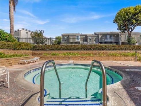 2710 W Segerstrom F Avenue, Santa Ana, CA