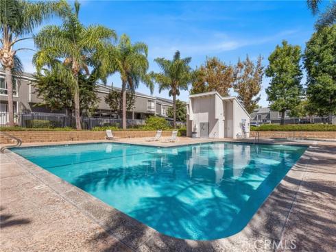 2710 W Segerstrom F Avenue, Santa Ana, CA