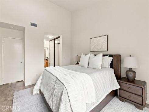 2538 W Macarthur #J Boulevard, Santa Ana, CA