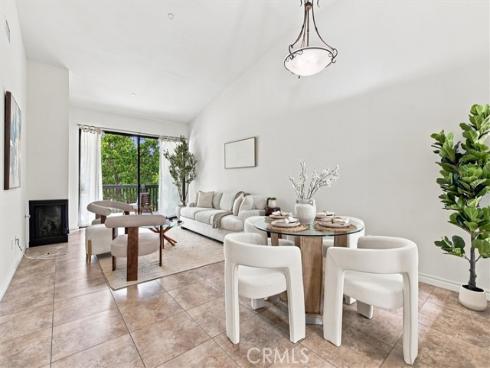 2538 W Macarthur #J Boulevard, Santa Ana, CA