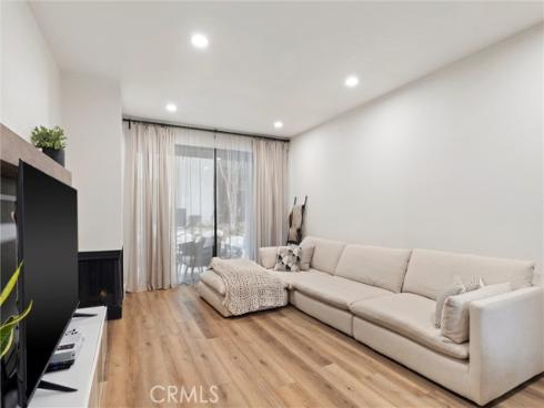 2504 W Macarthur I Boulevard, Santa Ana, CA