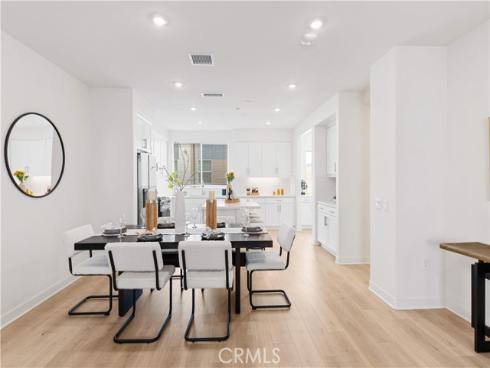 1816 E 1st 440 , Santa Ana, CA