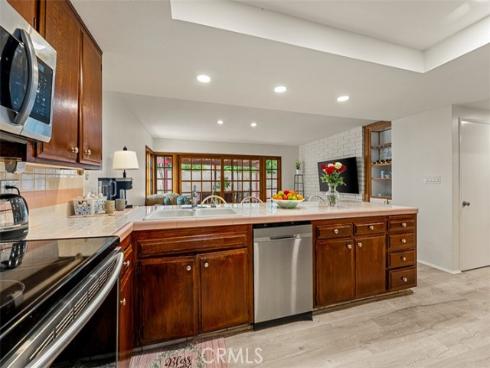3102 S Pacific , Santa Ana, CA