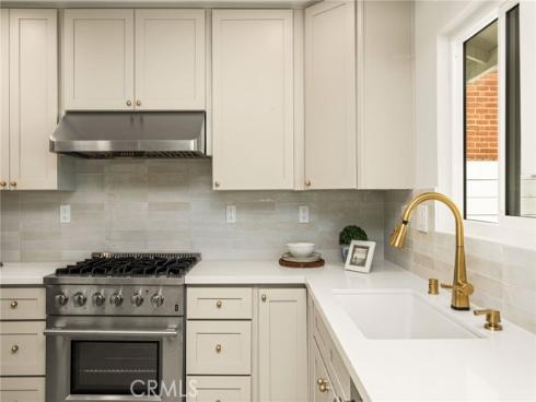 1922 W Flora Street, Santa Ana, CA