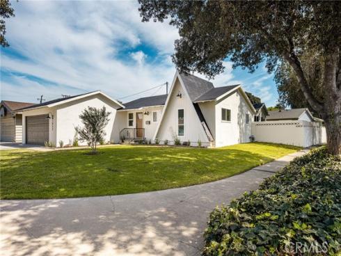 1922 W Flora Street, Santa Ana, CA