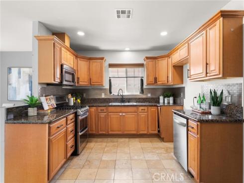 2211 Oak Street, Santa Ana, CA