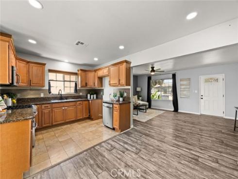2211 Oak Street, Santa Ana, CA