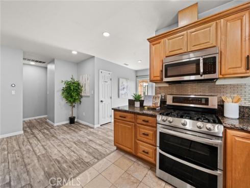 2211 Oak Street, Santa Ana, CA