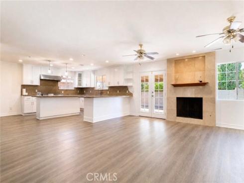 1042 W Mcfadden Avenue, Santa Ana, CA
