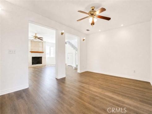 1042 W Mcfadden Avenue, Santa Ana, CA