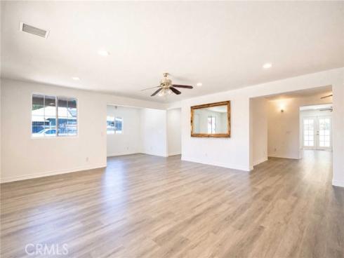 1042 W Mcfadden Avenue, Santa Ana, CA