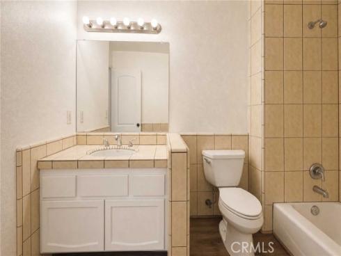 1042 W Mcfadden Avenue, Santa Ana, CA