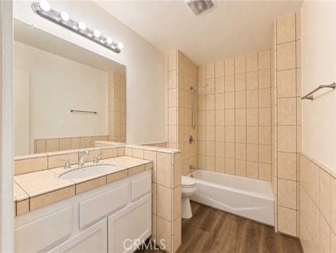 1042 W Mcfadden Avenue, Santa Ana, CA