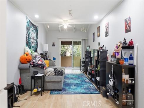 1000 W Macarthur 54 Boulevard, Santa Ana, CA