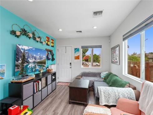 1127 S Shelton , Santa Ana, CA