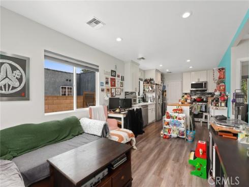 1127 S Shelton , Santa Ana, CA