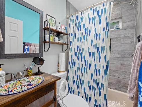 1127 S Shelton , Santa Ana, CA