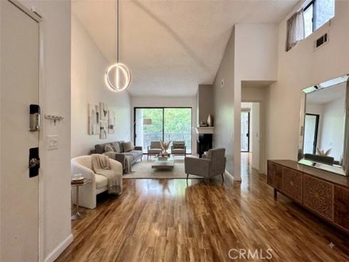 2542 W Macarthur , Santa Ana, CA