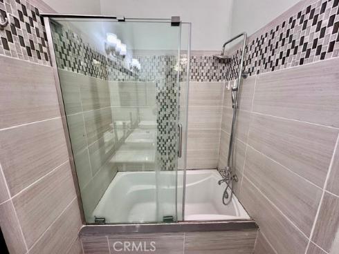 2542 W Macarthur , Santa Ana, CA