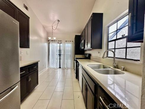 2542 W Macarthur , Santa Ana, CA